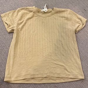Lululemon cropped shirt size 4